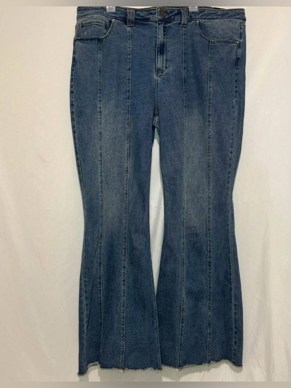 Fashion Nova Flare Jeans Size
22